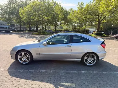 Używany Mercedes C320 AMG 218 KM (160 kW) 2003 Srebrny Sedan/Limuzyna