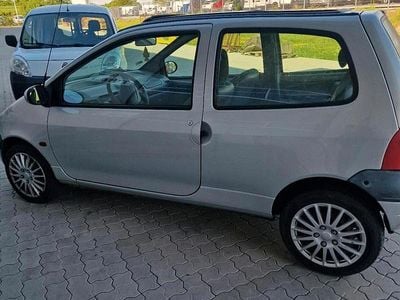 Second-hand Renault Twingo 75 CP (55 kW) 2001 Hatchback