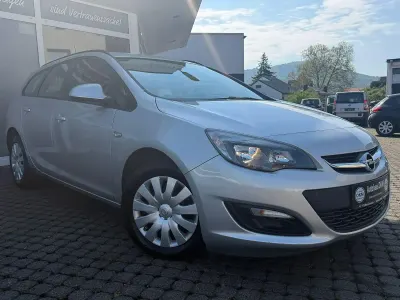 Gebraucht Opel Astra Selection 140 PS (102 kW) 2015 Silber Kombi