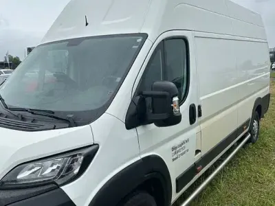 Gebraucht Peugeot Boxer 165 PS (121 kW) 2021 Weiß Van