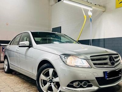 Silber Gebraucht 2012 Mercedes C180 Limousine | 12.000 €
