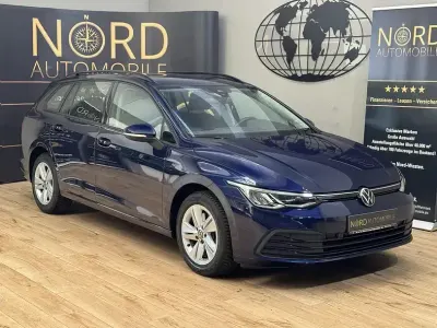 Gebraucht VW Golf VIII Life 116 PS (85 kW) 2022 Atlantik blue metallic (metallic) Kombi