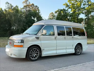 Gebraucht GMC Savana 320 PS (235 kW) 2012 Braun Van / Kleinbus