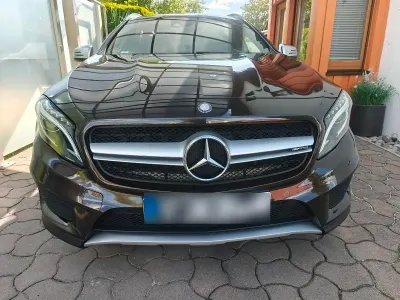 Gebraucht Mercedes GLA200 156 PS (114 kW) 2017 Braun SUV