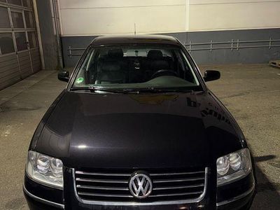 Schwarz Gebraucht 2002 VW Passat Highline Limousine | 4.000 € (Etwas zu teuer)