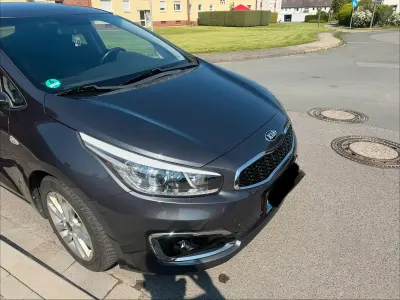 Używany Kia Ceed DREAM-TEAM Edition 99 KM (72 kW) 2016 Szary Hatchback