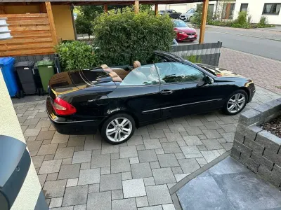Gebraucht Mercedes CLK200 Avantgarde 184 PS (135 kW) 2009 Schwarz Cabrio