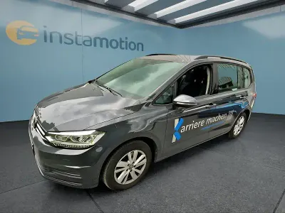 Gebraucht VW Touran 150 PS (110 kW) 2023 Grau Van / Kleinbus