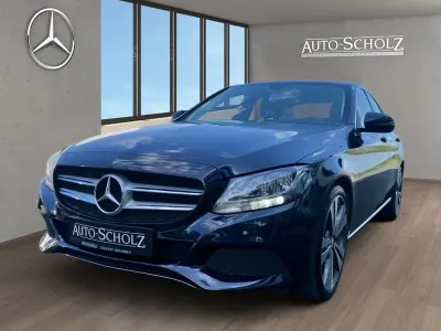 Gebraucht Mercedes C300 Avantgarde 245 PS (180 kW) 2016 Blau Limousine