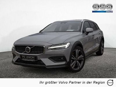 Vapour grey Gebraucht 2024 Volvo V60 CC Ultimate Kombi | 48.490 € (Teuer)
