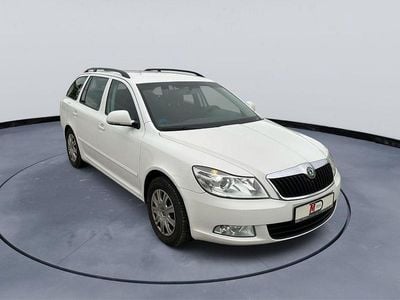 Weiß Gebraucht 2011 Skoda Octavia Limousine | 4.390 € (Fairer Preis)