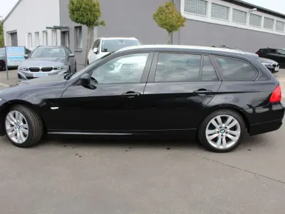 Używany BMW 320 Sport Line 184 KM (135 kW) 2011 Czarny Sedan/Limuzyna