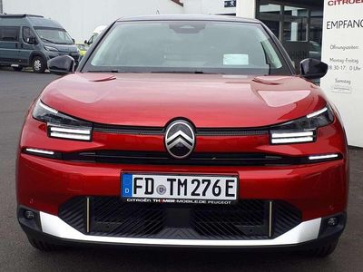 Używany Citroën e-C4 114 kW (156 KM) 2025 Czerwony Sedan/Limuzyna