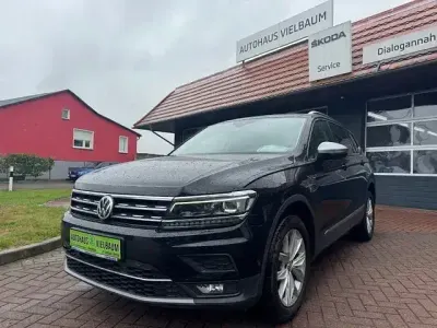 Gebraucht VW Tiguan Allspace Highline 150 PS (110 kW) 2021 Schwarz SUV