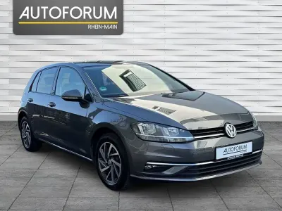 Używany VW Golf VII 110 KM (80 kW) 2017 Szary Sedan/Limuzyna