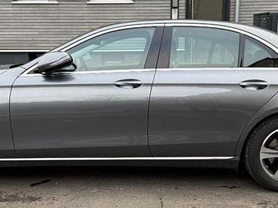 Grau Gebraucht 2018 Mercedes E220 Avantgarde Limousine | 25.400 € (Fairer Preis)