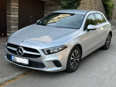 Gebraucht Mercedes A180 116 PS (85 kW) 2022 Silber Limousine