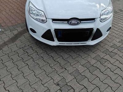Gebraucht Ford Focus Trend 105 PS (77 kW) 2011 Weiß Kombi
