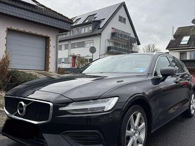 Gebraucht Volvo V60 150 PS (110 kW) 2020 Schwarz Kombi