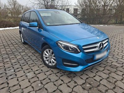 Usata Mercedes B200 Urban 156 CV (114 kW) 2015 Blu Monovolume