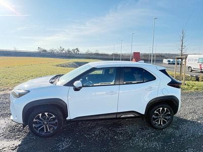 Gebraucht Toyota Yaris Cross Team 92 PS (67 kW) 2023 Weiß SUV