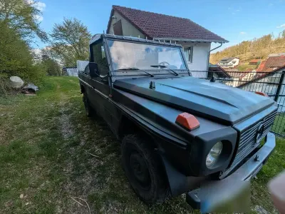 Gebraucht Mercedes E240 72 PS (52 kW) 1988 Grün SUV