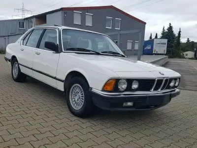 Gebraucht BMW 735 218 PS (160 kW) 1984 Weiß Limousine