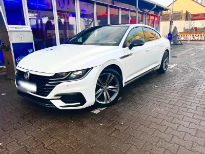 Gebraucht VW Arteon R-line 190 PS (139 kW) 2018 Weiß Kleinwagen