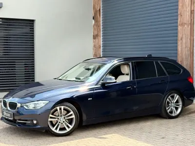 Gebraucht BMW 330 Sport Line 258 PS (189 kW) 2016 Blau Limousine
