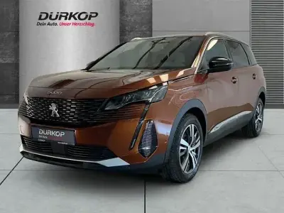 Gebraucht Peugeot 5008 Allure 131 PS (96 kW) 2023 Lackierung cuprite/metallic kl SUV