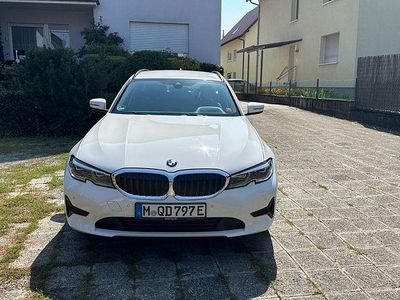 BMW 330e