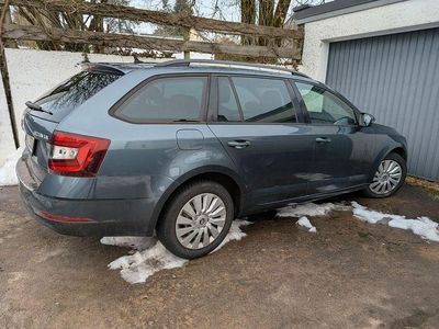 Grau Gebraucht 2018 Skoda Octavia Ambition Kombi | 14.500 € (Fairer Preis)