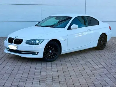 Gebraucht BMW 320 Sport Line 170 PS (125 kW) 2010 Weiß Coupé