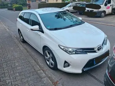 Gebraucht Toyota Auris Sport 121 PS (88 kW) 2015 Weiß Kombi