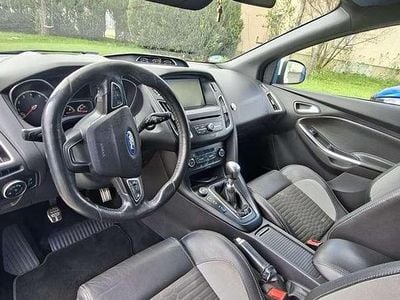 Usado Ford Focus Sport 250 HP (183 kW) 2015 Branco Sedan