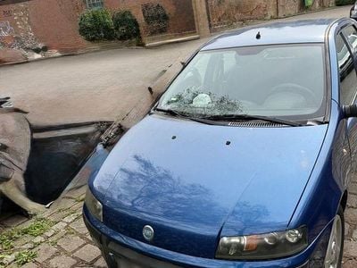 Second-hand Fiat Punto S 60 CP (44 kW) 2001 Albastru Hatchback