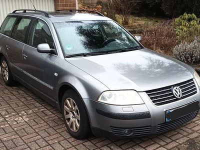 Second-hand VW Passat Trendline 131 CP (96 kW) 2003 Gri Break