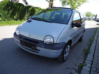 Second-hand Renault Twingo 58 CP (42 kW) 2001 Gri Hatchback