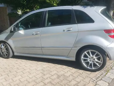 Używany Mercedes B200