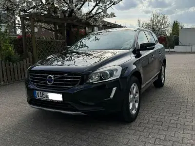 Gebraucht Volvo XC60 Summum 150 PS (110 kW) 2016 Schwarz SUV