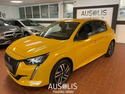 Gebraucht Peugeot 208 Allure 102 PS (75 kW) 2022 Gelb Kleinwagen