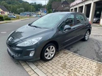 Gebraucht Peugeot 308 120 PS (88 kW) 2011 Grau Kleinwagen