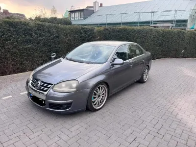Używany VW Jetta 105 KM (77 kW) 2006 Sedan/Limuzyna