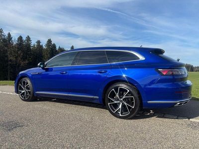 Second-hand VW Arteon R-line 218 CP (160 kW) 2023 Albastru Break