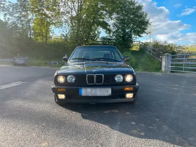 Gebraucht BMW 318 Cabriolet M Sport 113 PS (83 kW) 1992 Schwarz Cabrio