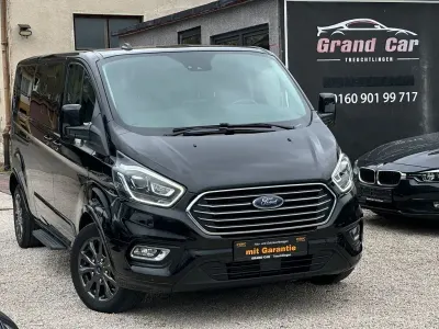 Gebraucht Ford Tourneo 185 PS (136 kW) 2020 Schwarz Van / Kleinbus
