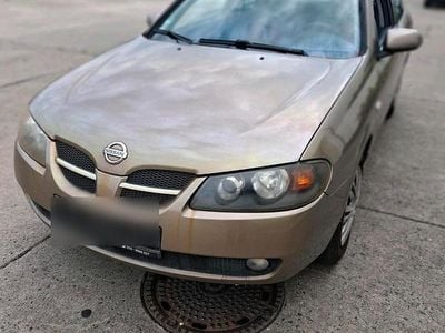 Nissan Almera