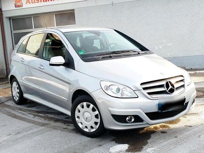 Silber Gebraucht 2008 Mercedes B170 Van / Kleinbus | 2.490 €