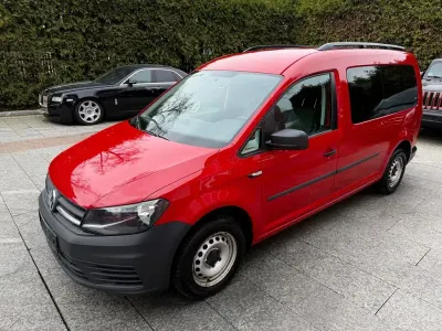 Gebraucht VW Caddy 102 PS (75 kW) 2020 Rot Van / Kleinbus