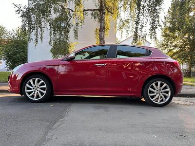 Gebraucht Alfa Romeo Giulietta 2011 Rot Kleinwagen